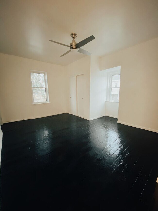 Building Photo - NEWLY RENOVATED 2 BEDROOM IN THE HEART OF BLOOMFIELD!