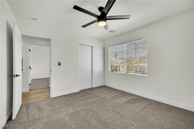Building Photo - 2560 Sundew Ave