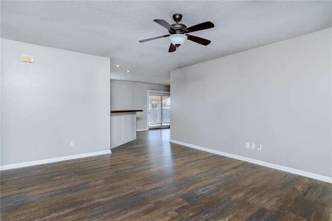 Building Photo - 1208 NE 3rd St