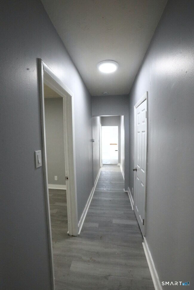 Building Photo - 156 Poplar St