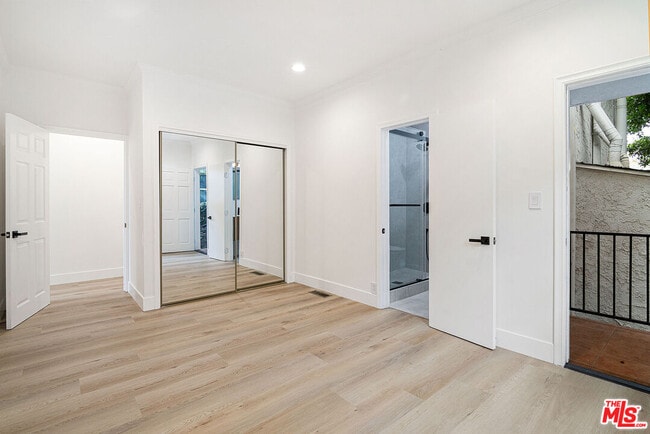 Building Photo - 466 S Orlando Ave