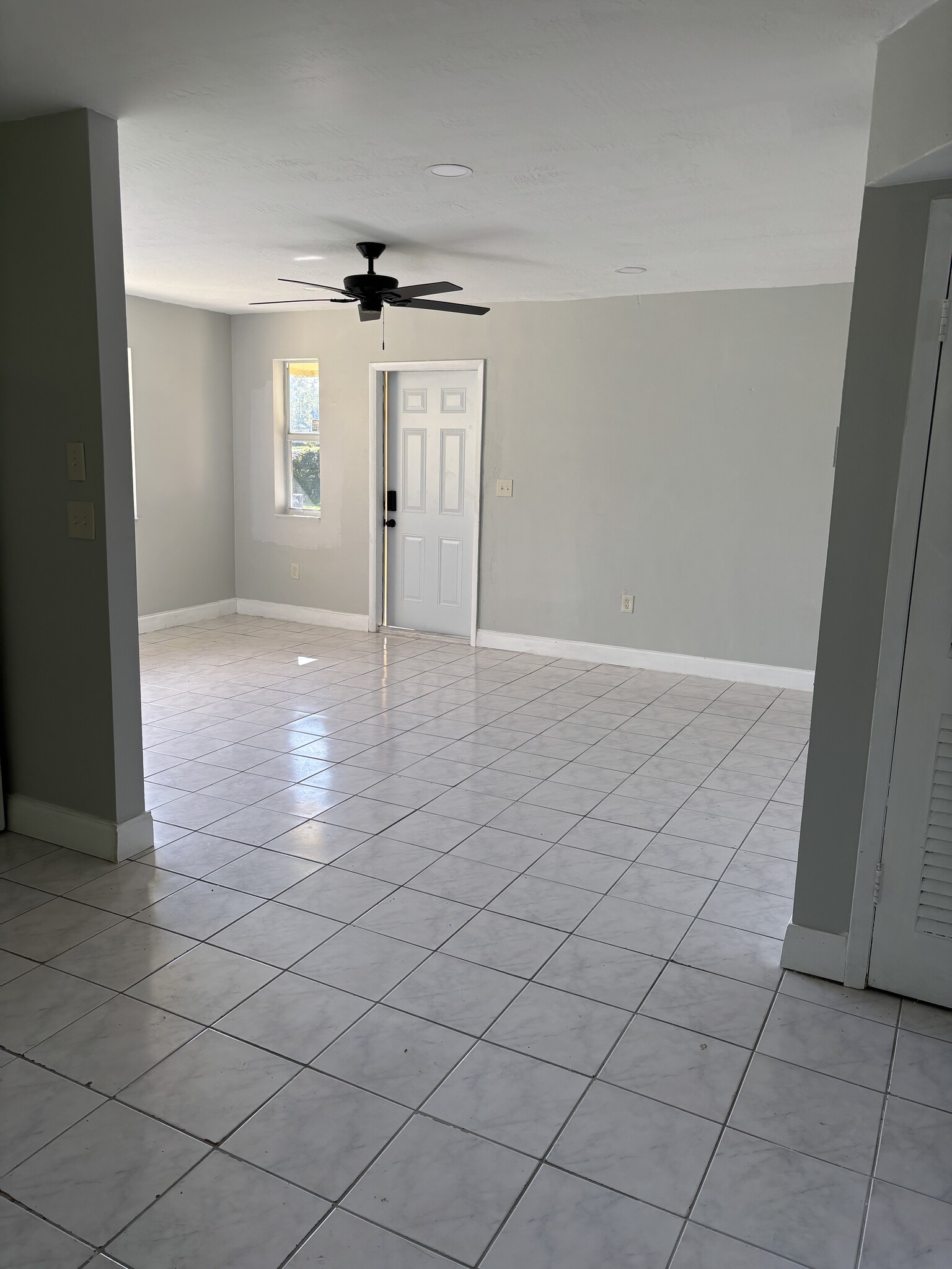 Building Photo - 457 NE 139th St