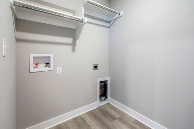 Building Photo - {18021} Southpointe Ranch + Finished Basem...