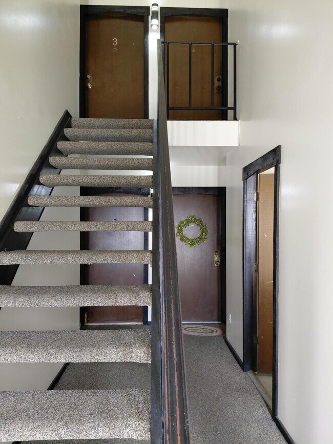 Building Photo - 7513 Woodview St