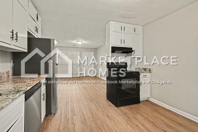 Building Photo - 5713 Alabama St SW