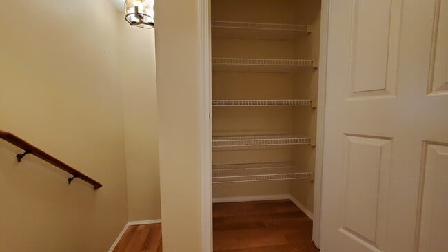 Building Photo - 209 E 18th Ave