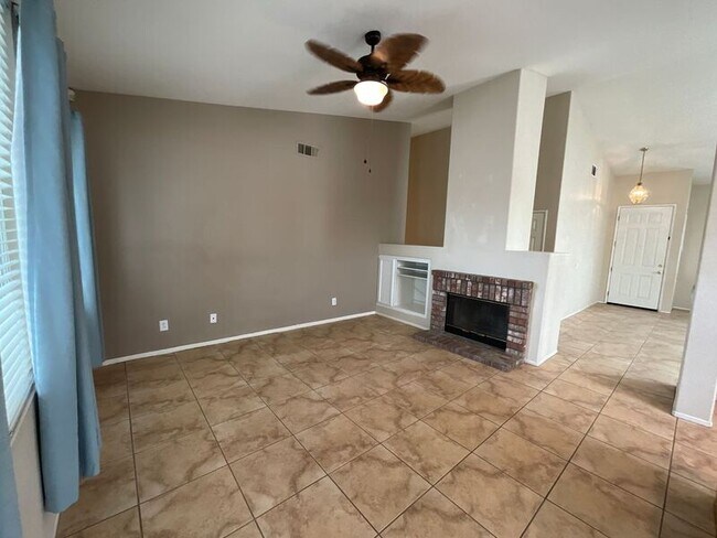 Building Photo - 39769 Candy Apple Way