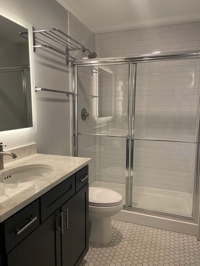 Building Photo - One Bedroom in Downtown Utica!