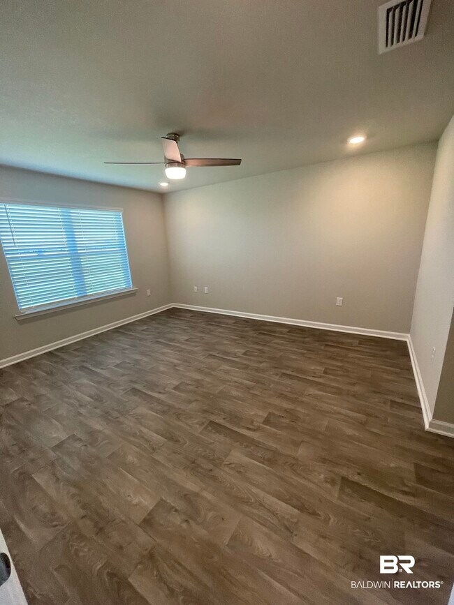 Building Photo - 23351 Shadowridge Dr
