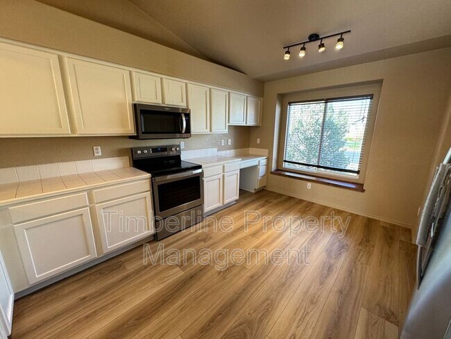 Building Photo - 7357 Legend Hill Dr