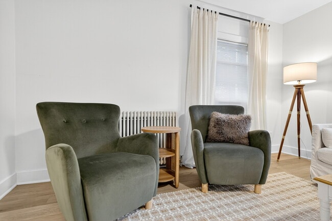 Building Photo - 1389 Mt Pleasant Rd