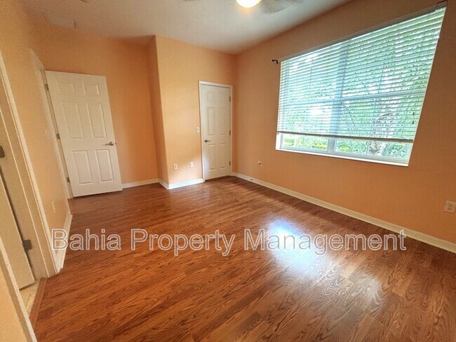 Building Photo - 14120 Oakham St
