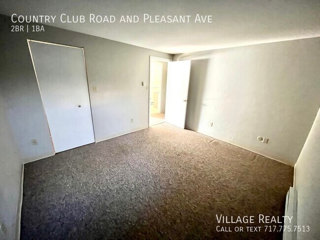 Building Photo - 605 Country Club Rd