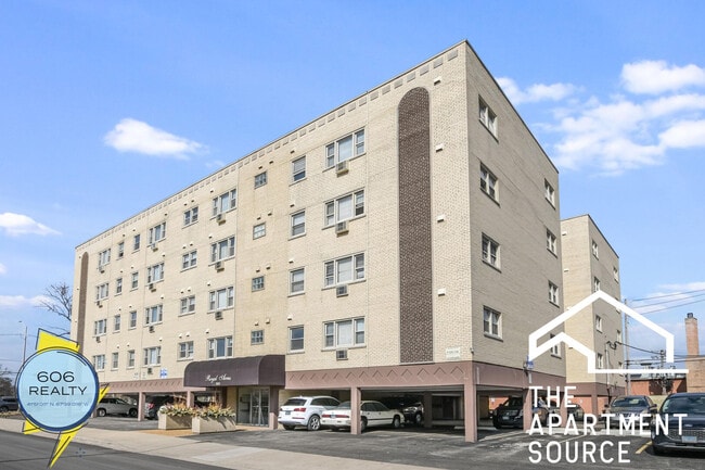 Building Photo - 3001 N Thatcher Ave