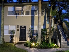 Building Photo - 496 28th Ave N