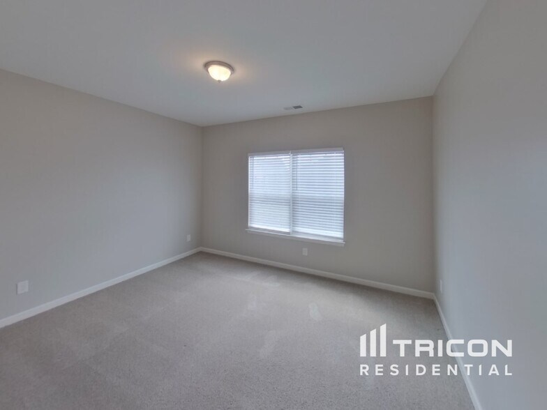 Building Photo - 3726 Pelham Wood Dr