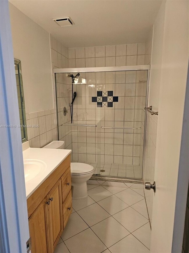 Building Photo - 7572 Courtyard Run E