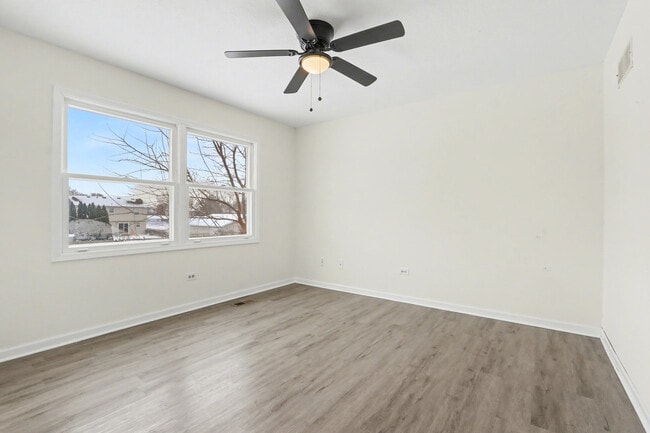 Building Photo - 2600 John Bourg Dr