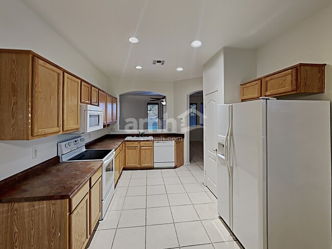 Building Photo - 3638 E Janelle Way