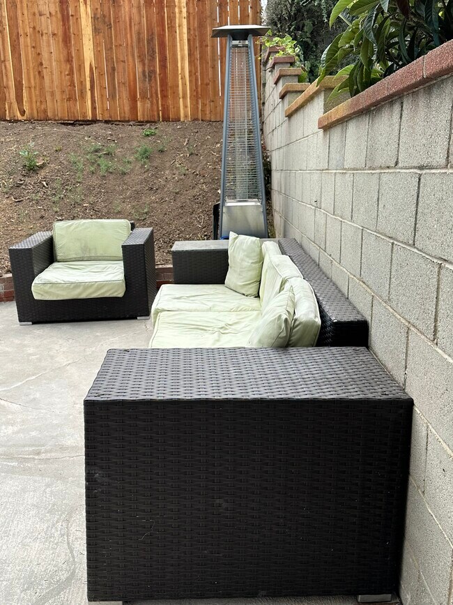 The Pool deck area - 3283 Kelton Ave