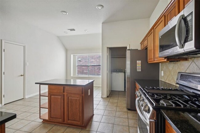 Building Photo - 16614 New Market Ln