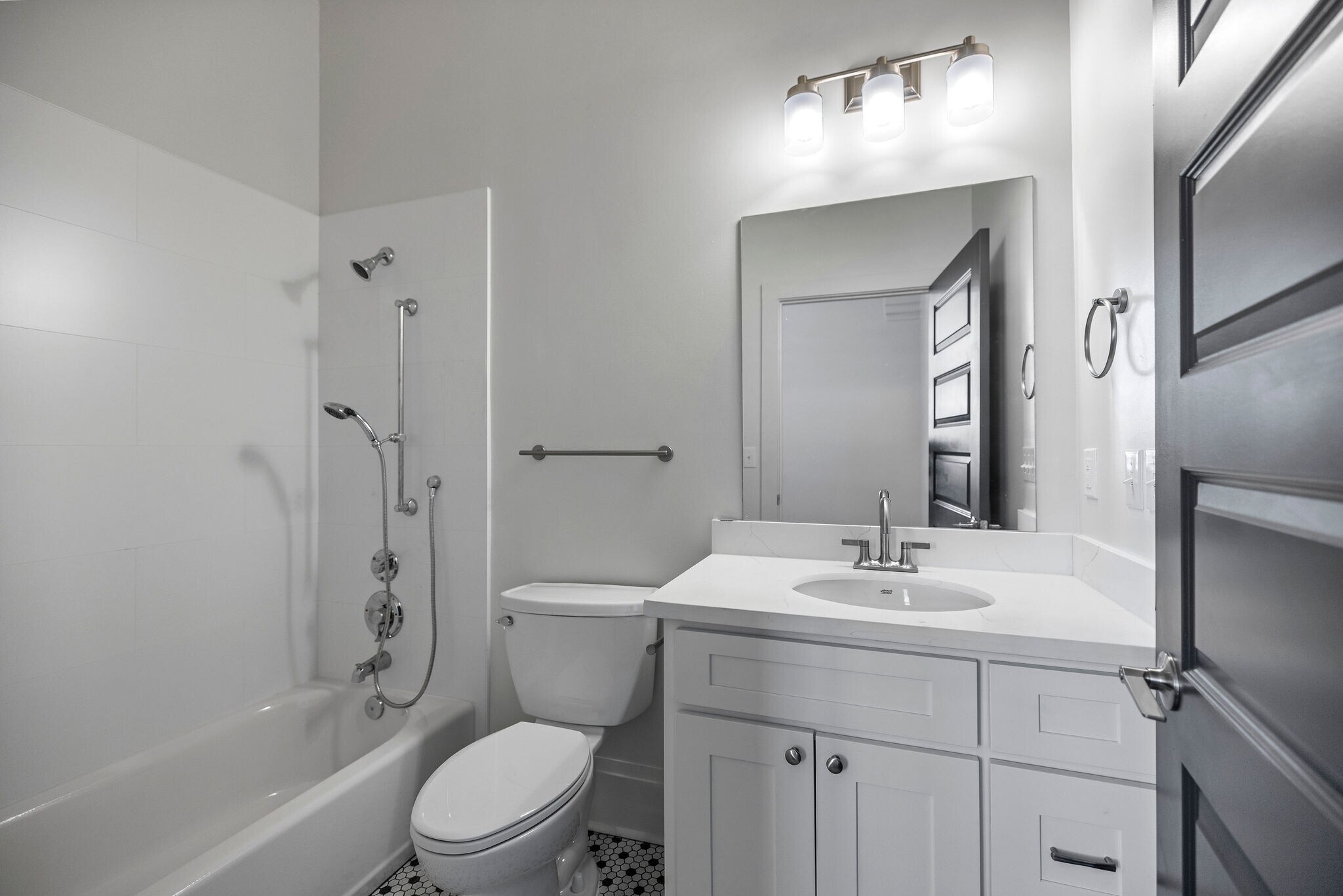 Building Photo - 223 E Thomas St