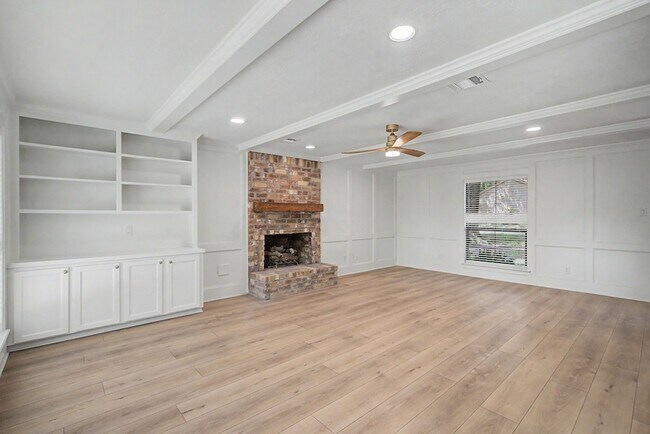 Building Photo - 34 Brushwood Ct
