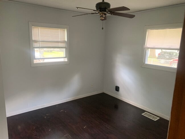 Building Photo - 87 Carnavon Cir