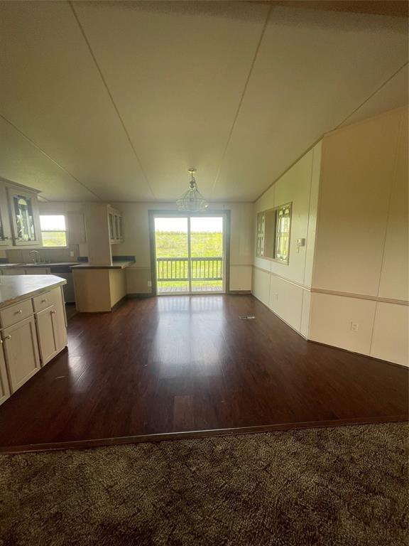 Building Photo - 120 Roots Rd