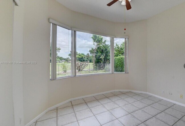 Building Photo - 8291 Hampton Wood Dr