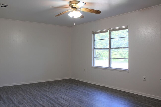 Living Room - 1260 W Frey St