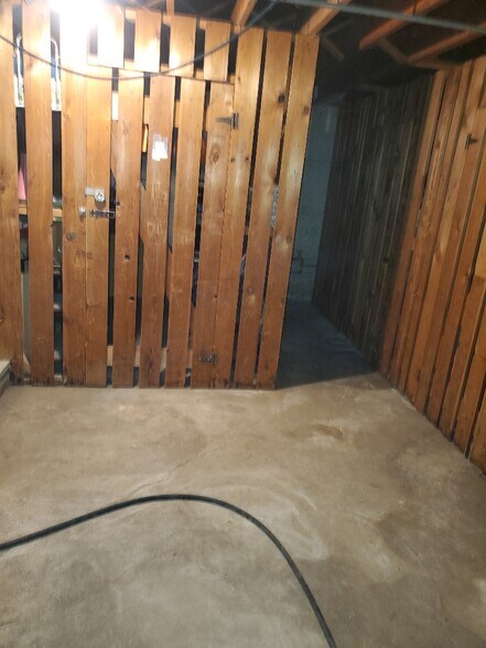 Building Photo - 1305 Jewel Ct