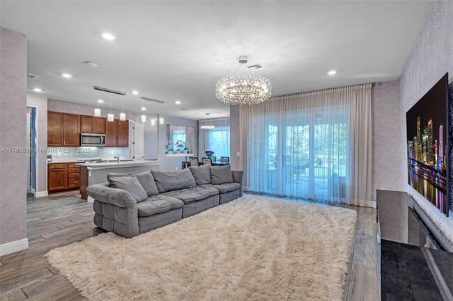 Building Photo - 3813 Greenway Dr
