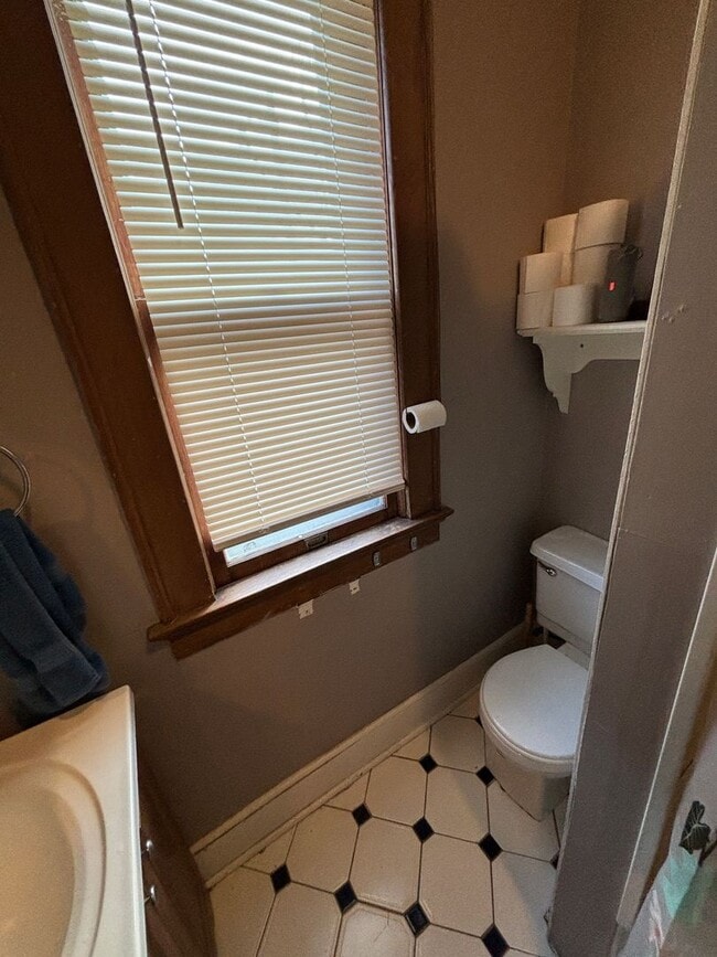 Building Photo - 2901 N Prospect Ave