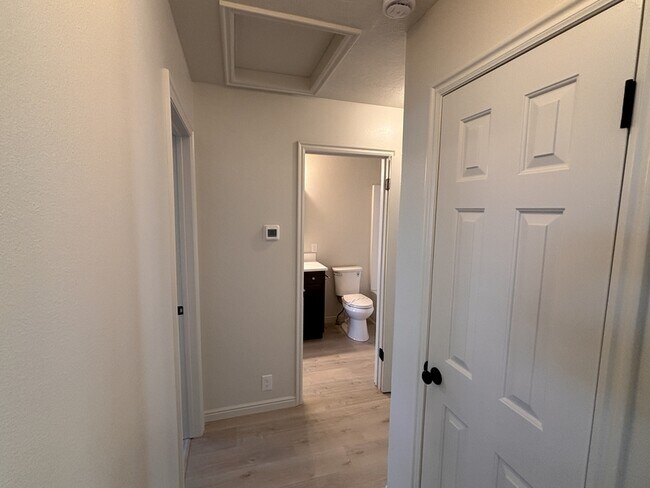 Building Photo - 627 E 700 N