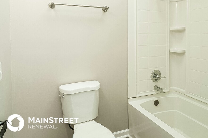 Building Photo - 1110 Cedarhill Ct