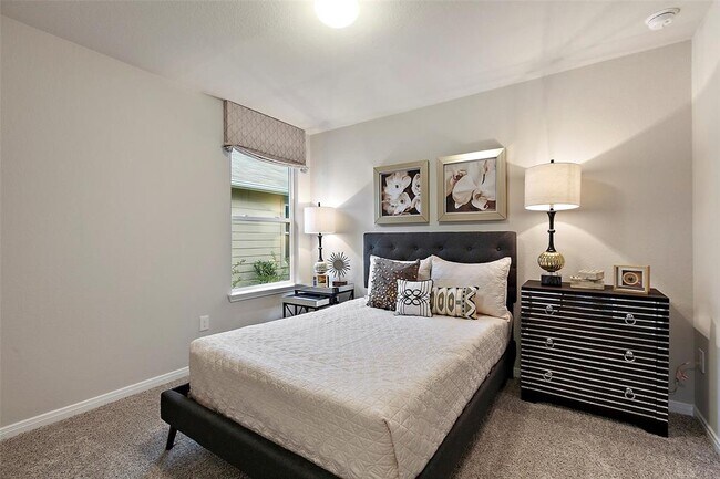 Building Photo - 500 Cassandra Dr