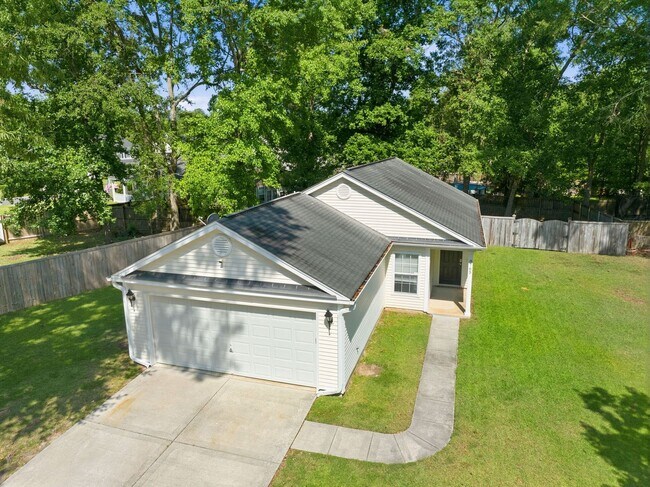 Building Photo - Comfortable 3BR Ranch with 2-Car Garage in Northwoods Pointe