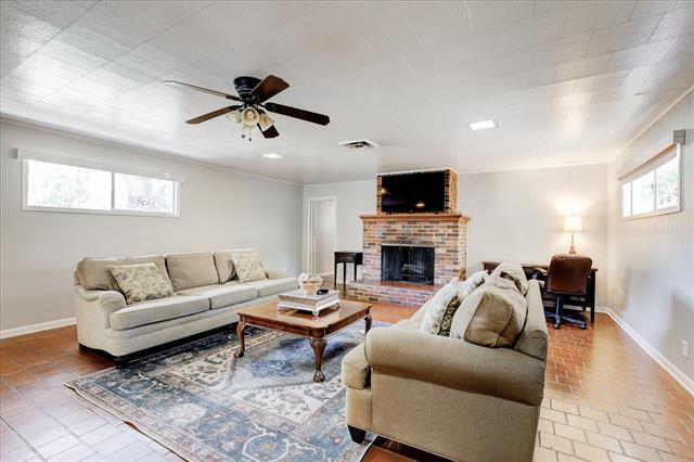 Building Photo - 3524 Corto Ave