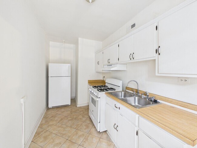 Building Photo - 3106 Patterson Ave