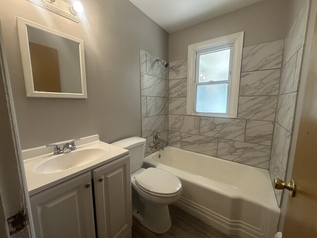 Building Photo - 1426 Comet Dr