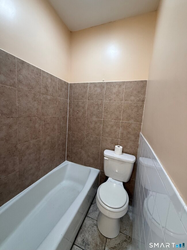 Building Photo - 10 Gilbert Ave