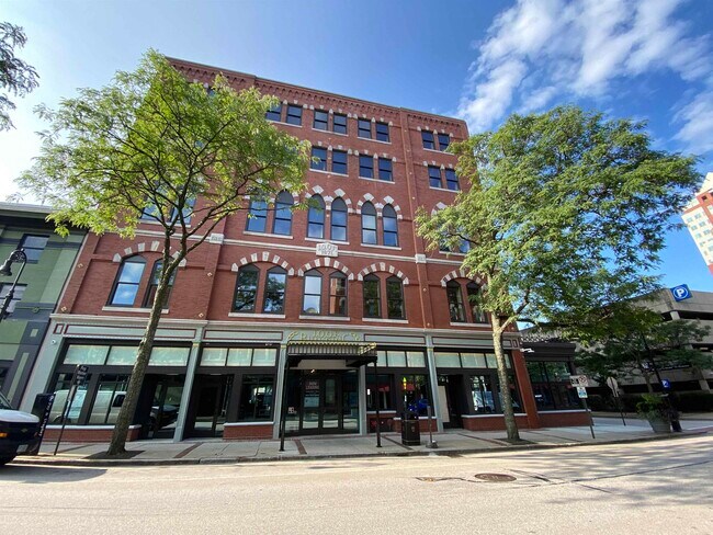 Building Photo - 83 Hanover St