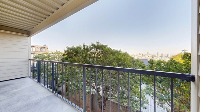 Building Photo - 702 Presidio Ave