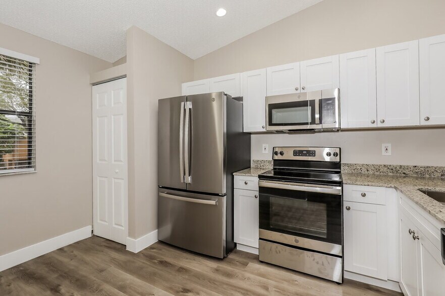 Building Photo - 2531 NW 56th Ave