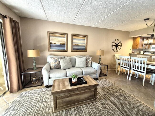 Building Photo - 50 Woodlake Pl