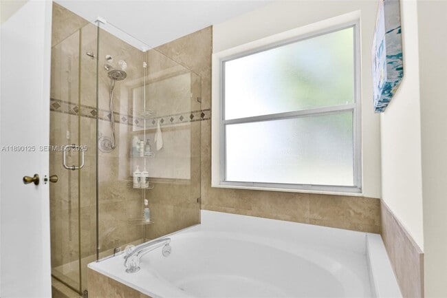 Building Photo - 8713 NW 6th Ct