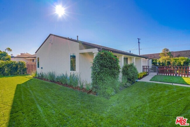 Building Photo - 4725 Sawtelle Blvd