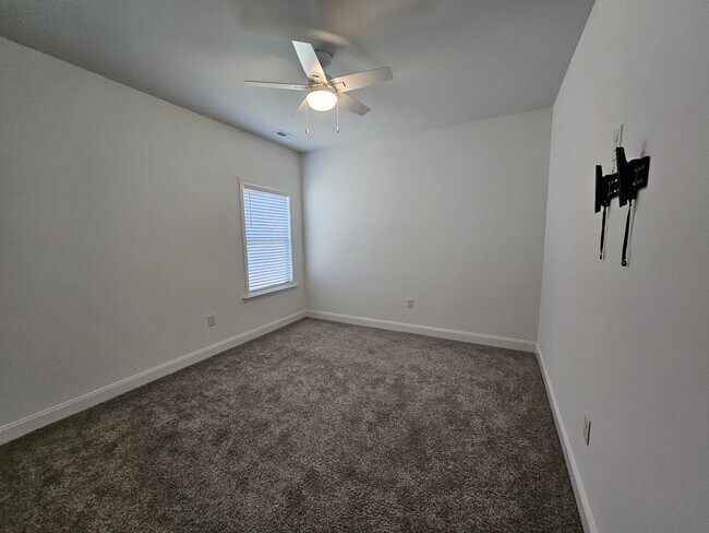 Building Photo - 112 Mergini Dr