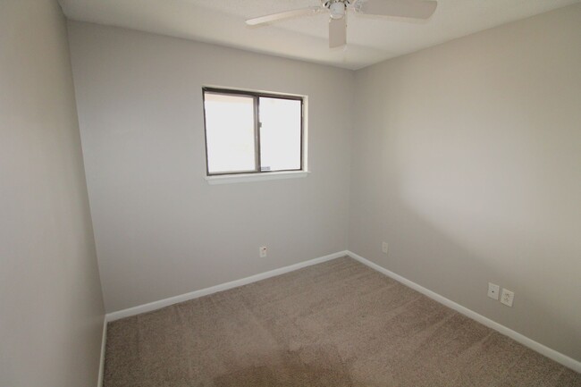 Building Photo - (Coming Soon) 2 Bedroom Condo In South Park!